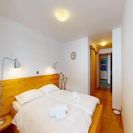 Chalet Lush In With Sauna Hérémence