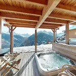 شاليه Lush In With Sauna