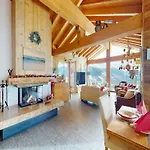 Chalet Lush In With Sauna